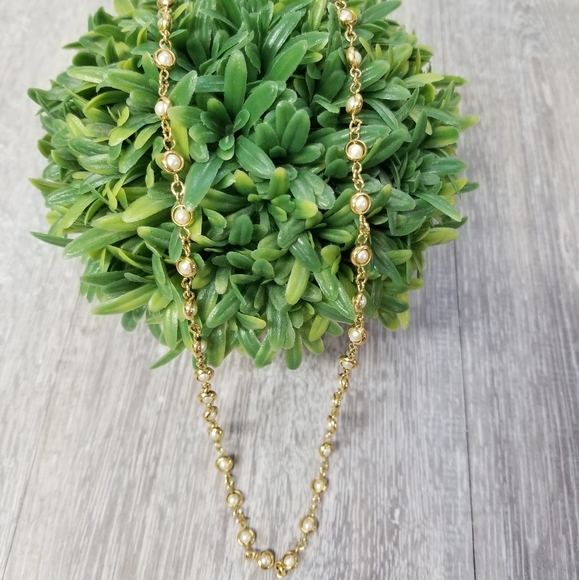 Crown Trifari goldtone mini pearls necklace - Picture 4 of 9